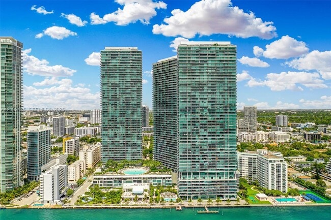 Building Photo - 650 NE 32nd St