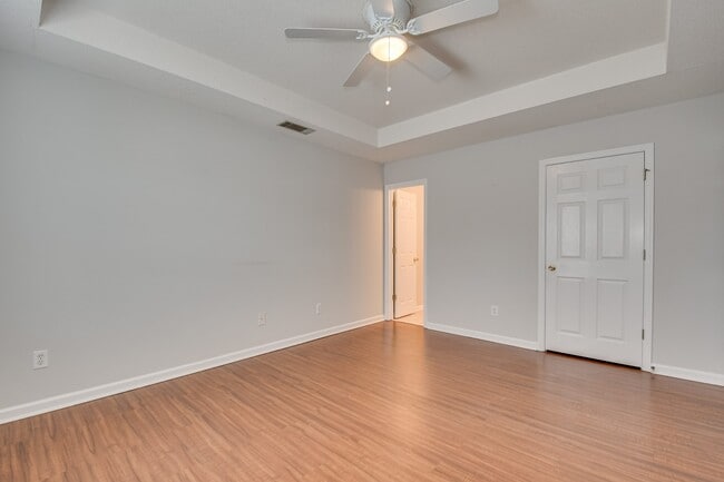 Building Photo - 2019 Hopetown Dr