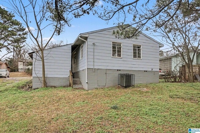 Building Photo - 1520 17th Way SW