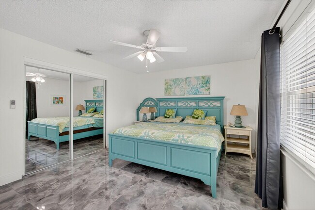 Building Photo - 2025 Jimmy Buffett Mem Hwy