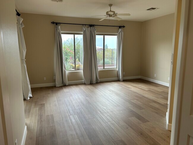 Building Photo - 42019 N Golf Crest Rd