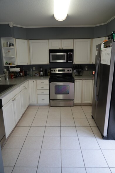 Building Photo - 8550 Tidewater Dr