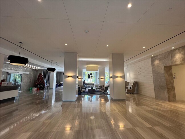 Building Photo - 100 Bayview Dr