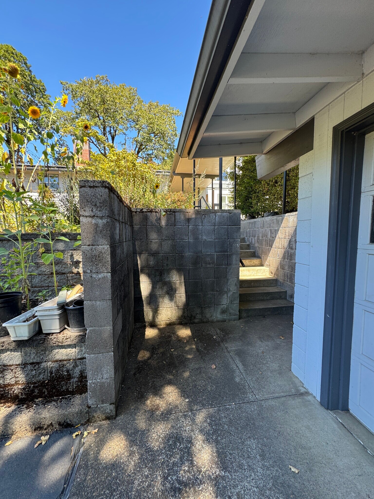 Building Photo - 3354 NW Crest Dr