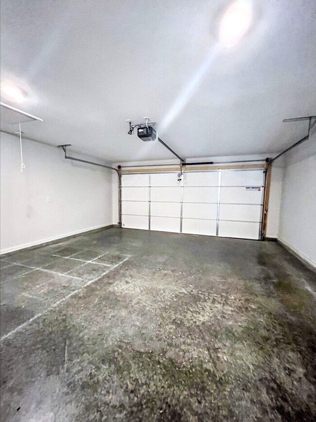 Building Photo - 220 Notgrass Rd