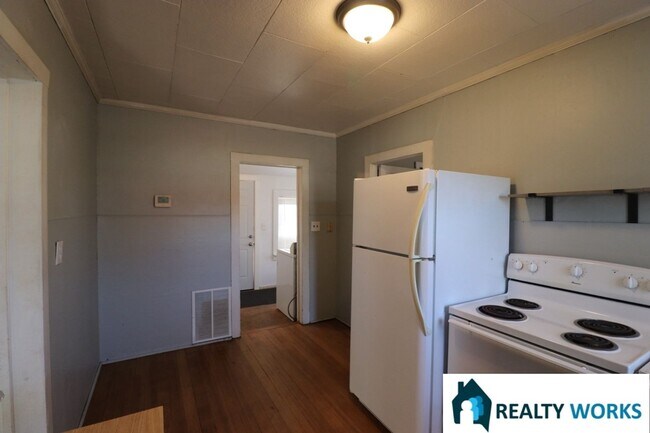 Building Photo - Cozy One Bed One Bath Home