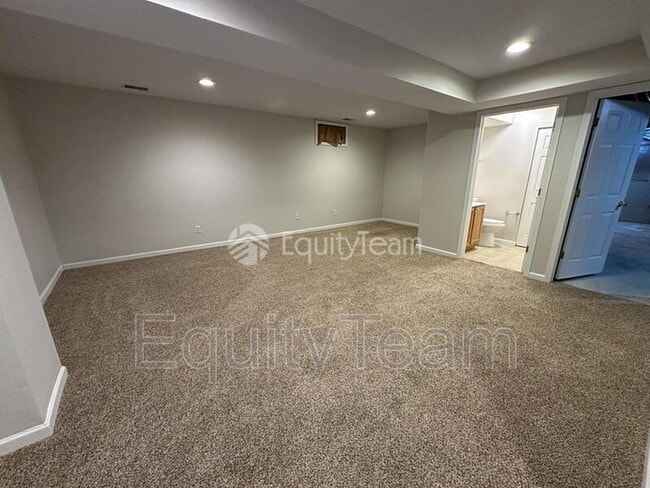 Building Photo - 98 Bannock Dr