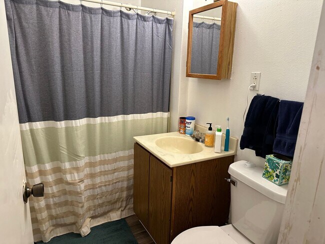 Building Photo - 703 Jones