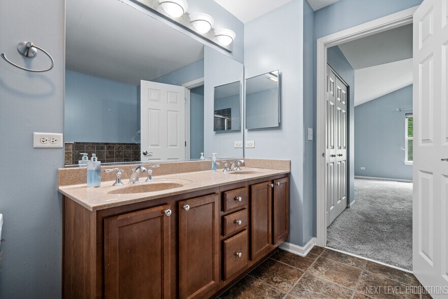 Building Photo - 5426 Cloverdale Rd