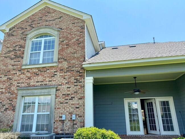 Building Photo - Large 3 bed/ 2.5 bath townhome for rent near the Reservoir!
