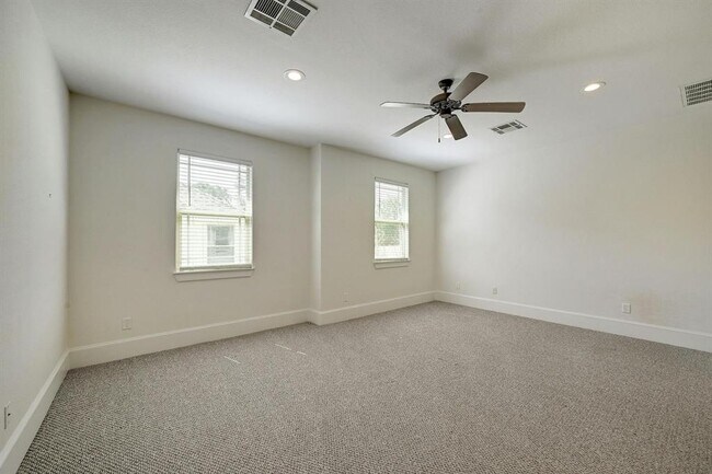 Building Photo - 2517 Winsted Ln