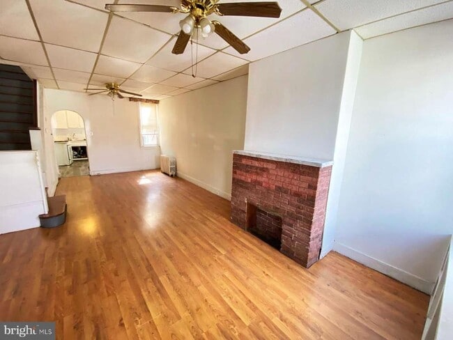 Building Photo - 534 E Indiana Ave