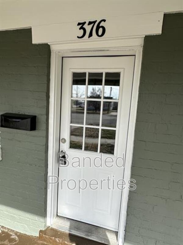 Building Photo - 376 W 700 N