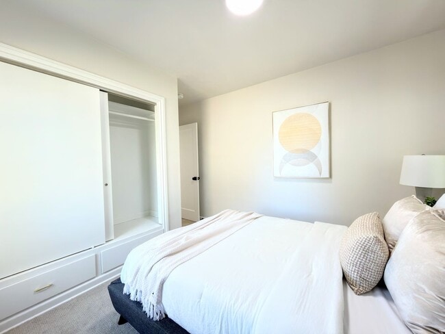 Building Photo - Beautiful Remodeled Home