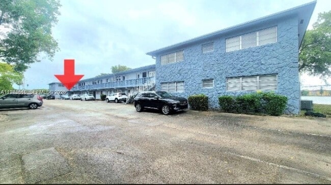 Building Photo - 300 NE 191st St