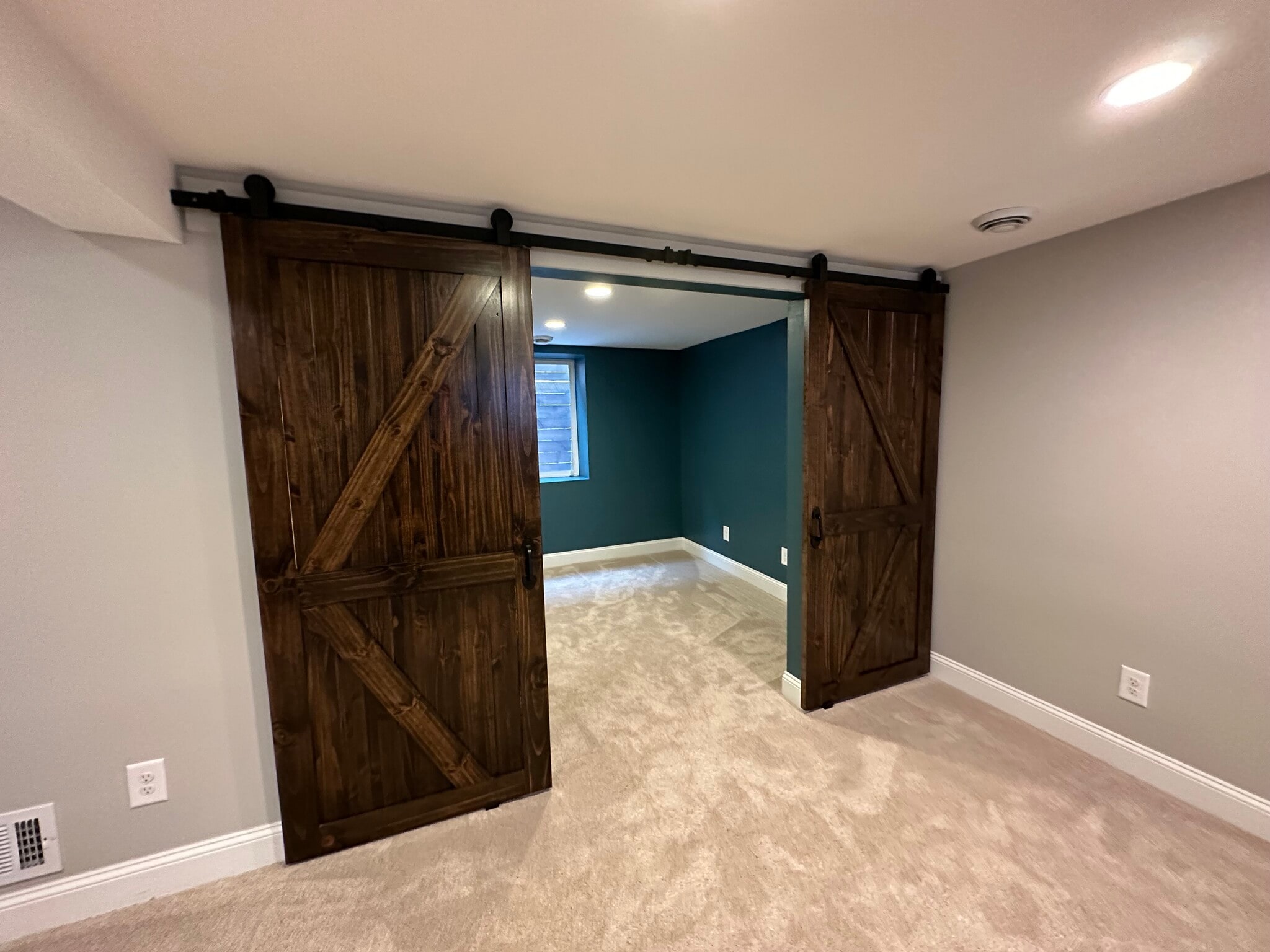 Building Photo - 2934 Rhode Island Ave S