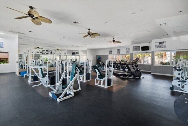 Building Photo - *VERY NICE CONDO IN GATED COMMUNITY !