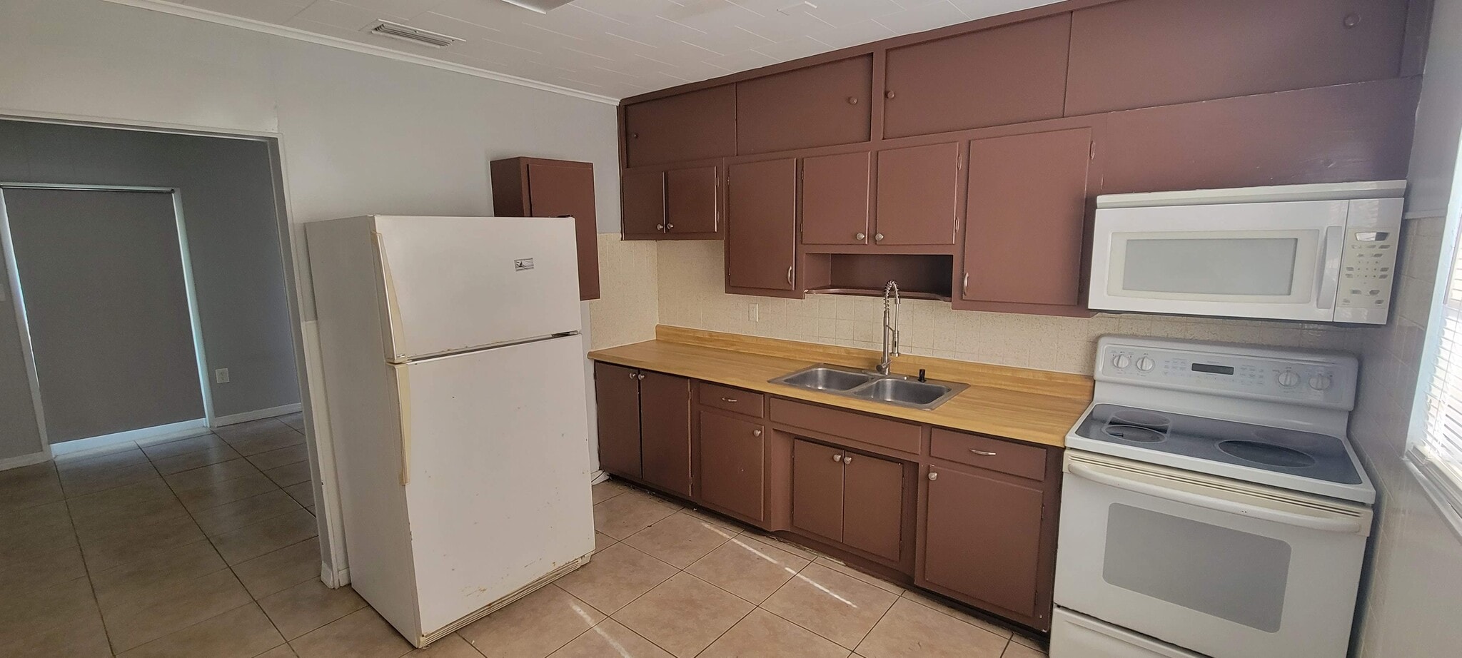 Building Photo - 2439 2nd Avenue SE