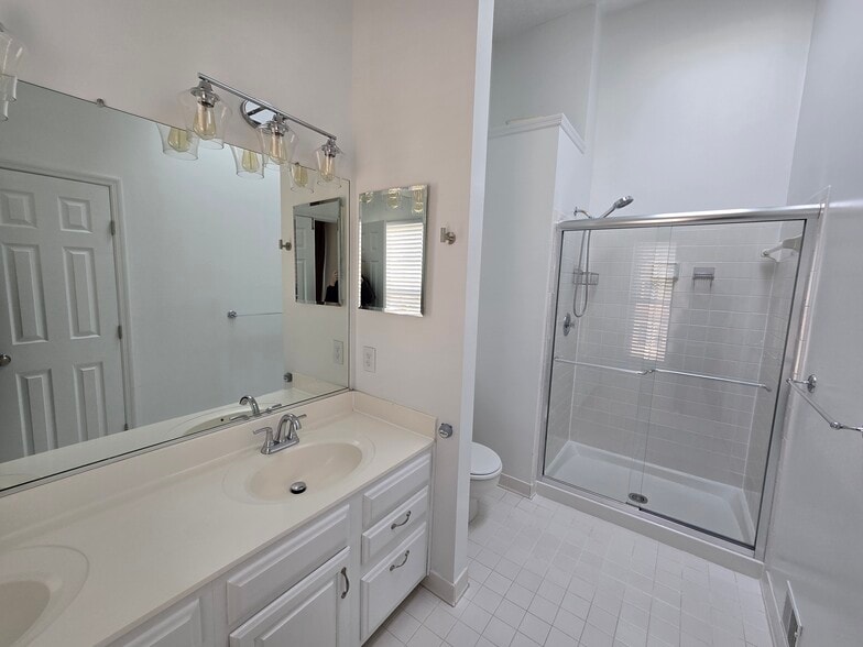 Building Photo - 18636 Clovercrest Cir