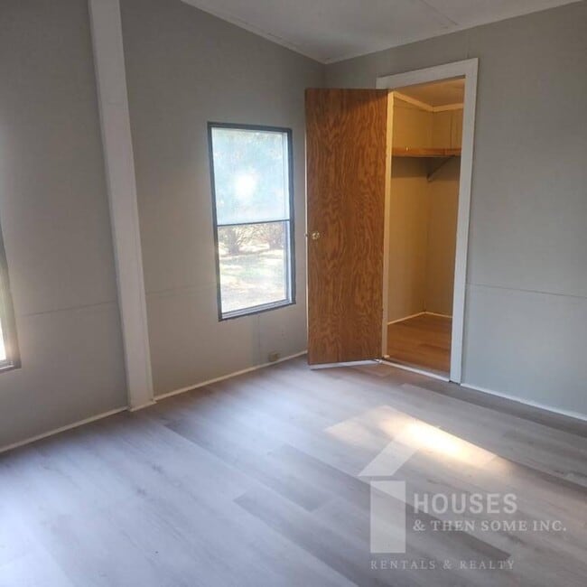 Building Photo - 1418 Anderson Ridge Rd