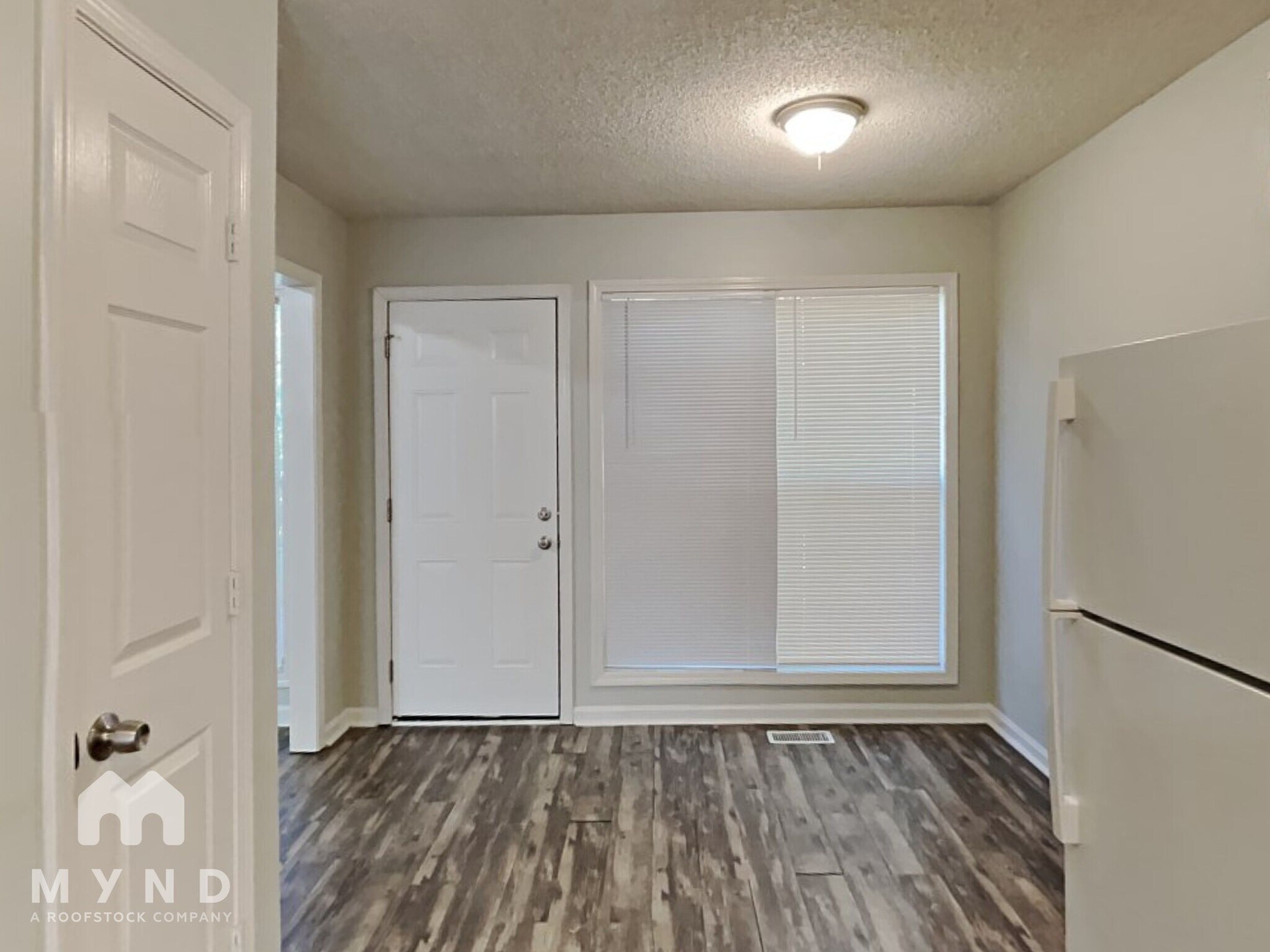 Building Photo - 3640 Willow Tree Cir