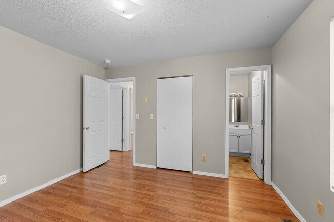 Building Photo - Charming Home In Jackson