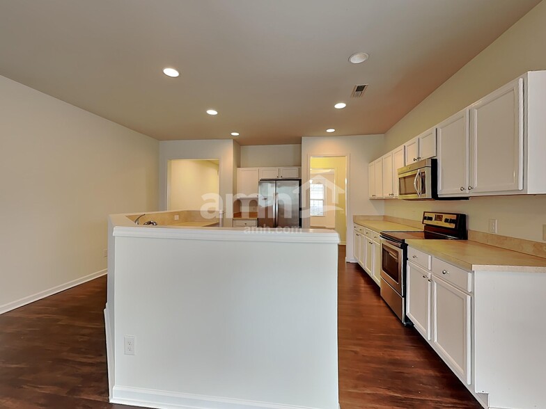 Building Photo - 1505 Ridge Haven Rd