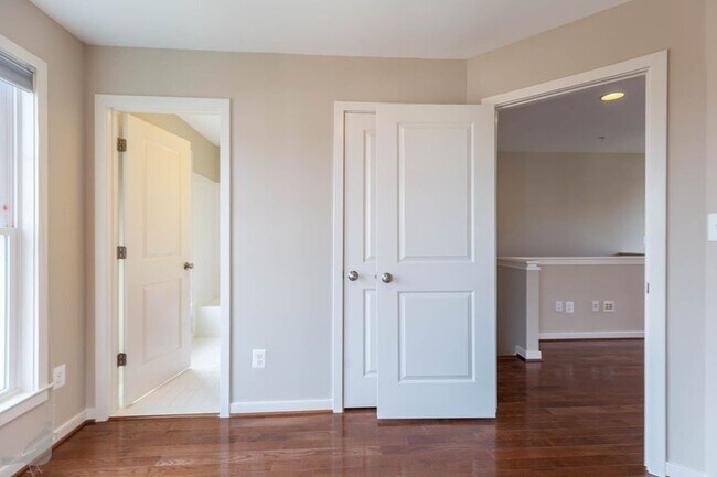Building Photo - 2909 Chancellor's Way NE
