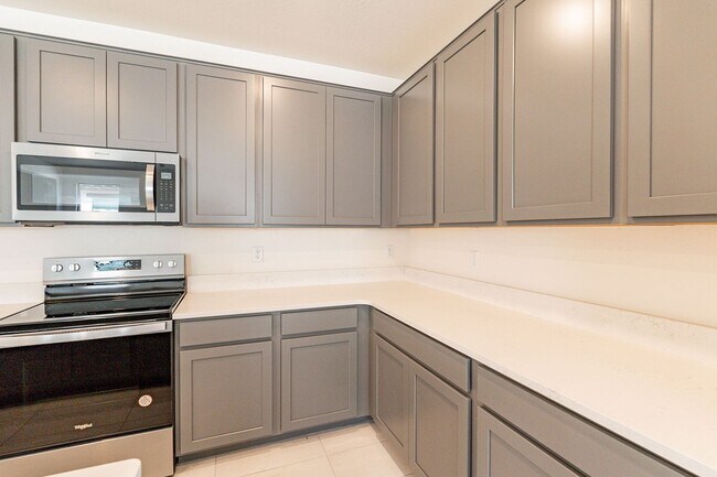 Building Photo - Modern 3-Bed + Den Home in Ventana De Estrellas