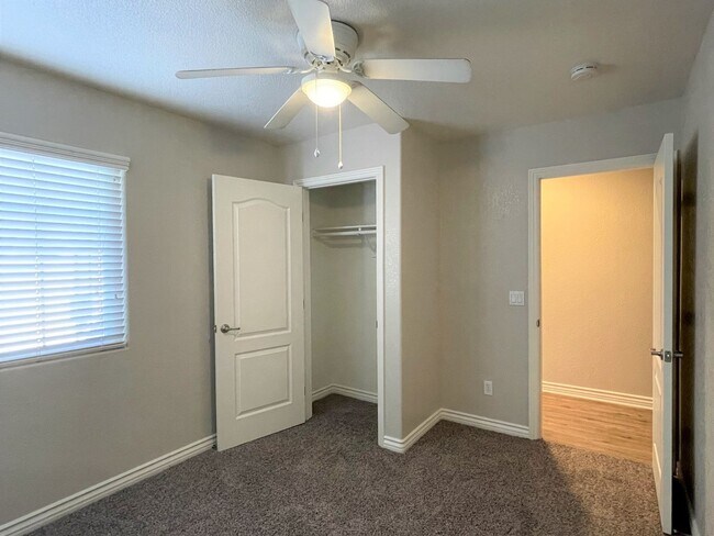 Building Photo - 21755 Ives Dr