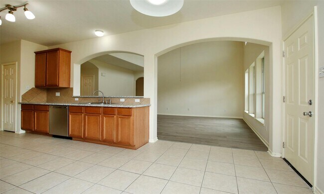 Primary Photo - 20506 Spring Lilac Ln