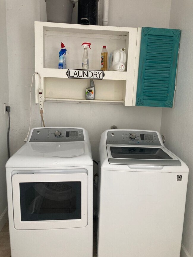 Building Photo - 5101 Spruce Ave