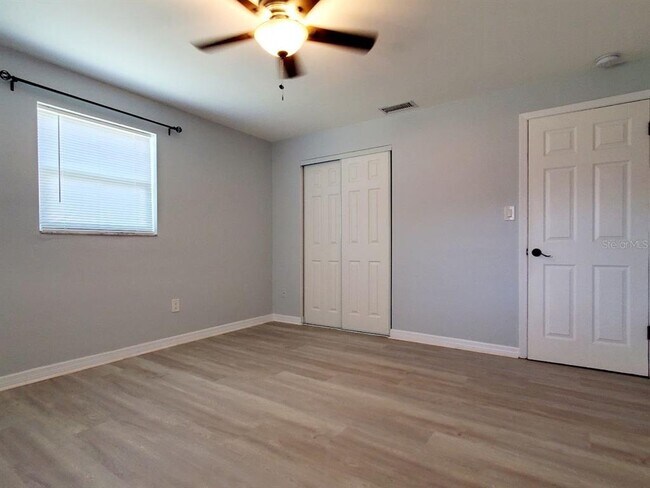 Building Photo - 507 Vine Ave