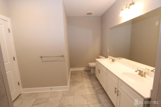 Building Photo - 814 Stiller Ln