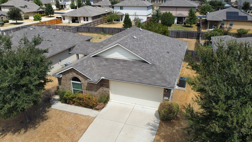 Building Photo - 1208 Hawkeye Point Rd