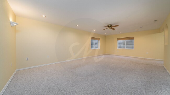 Building Photo - 8258 Cooper River Dr