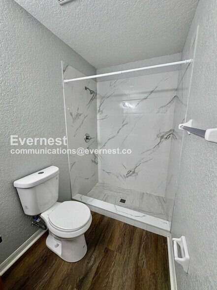 Building Photo - 2219 15th Ave E