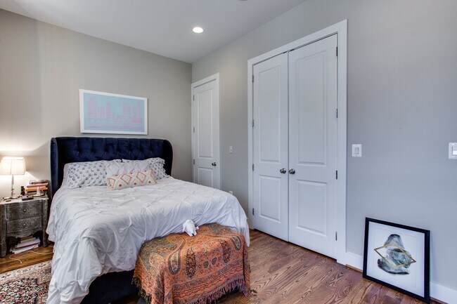 Building Photo - Marvelous Modern Mt Vernon Two-Bedroom!