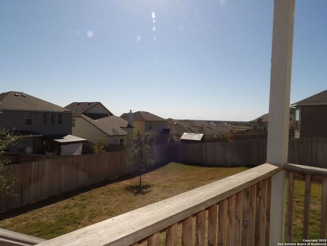 Building Photo - Beautiful and Spacious 4 Bedroom