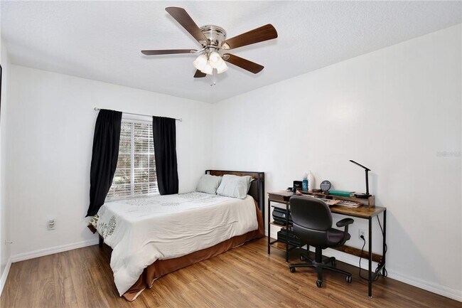 Building Photo - 2115 Heathwood Cir