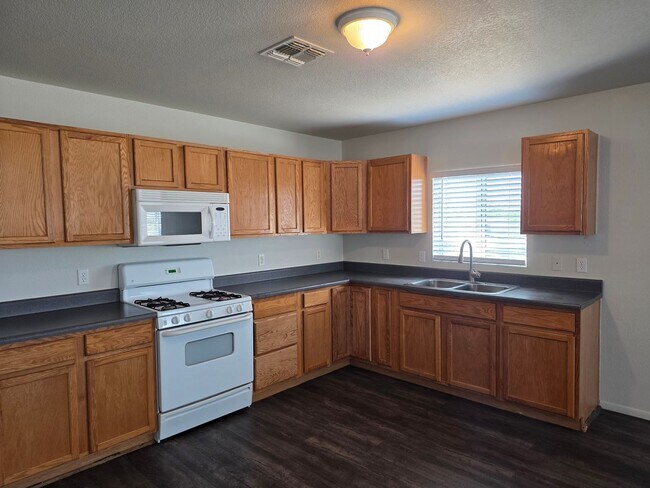 Building Photo - 346 Rio Grande Ct