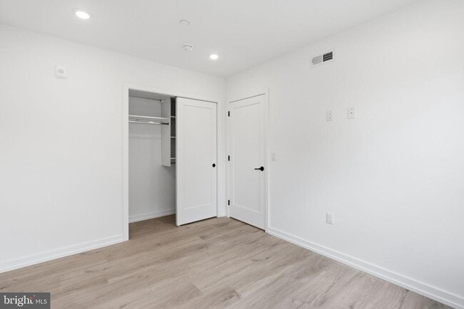 Building Photo - 209 New St