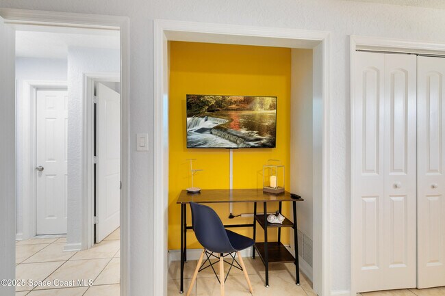 Building Photo - 1029 Park Dr