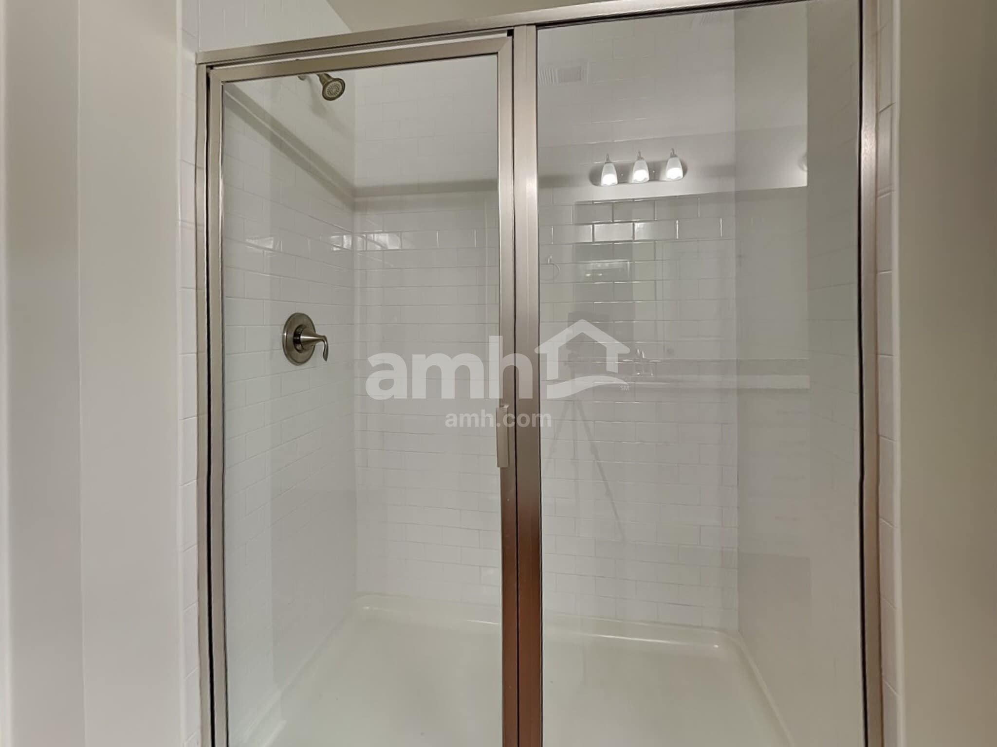 Building Photo - 2060 Brook Enclave Trail