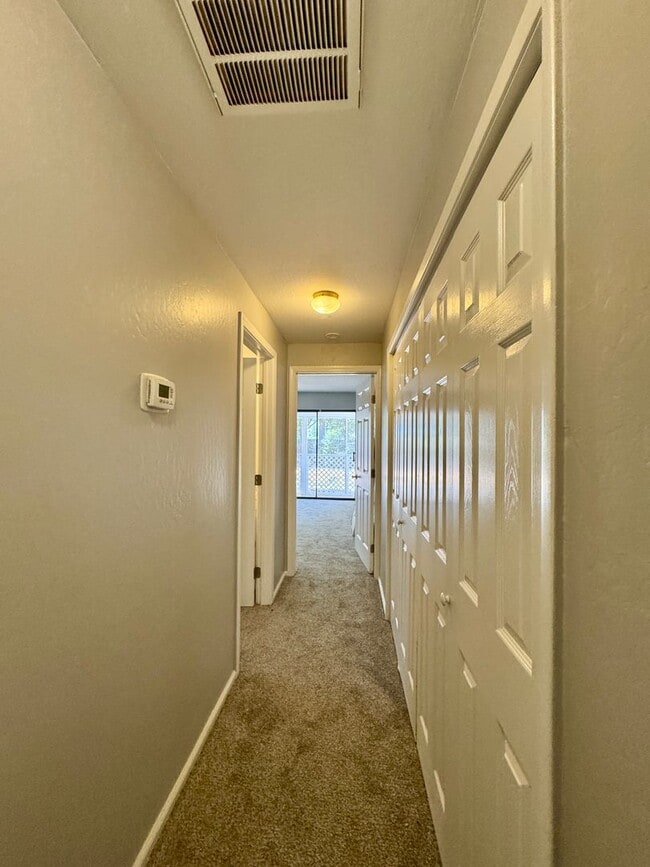 Building Photo - Charming Home Available in Tahoe Park!