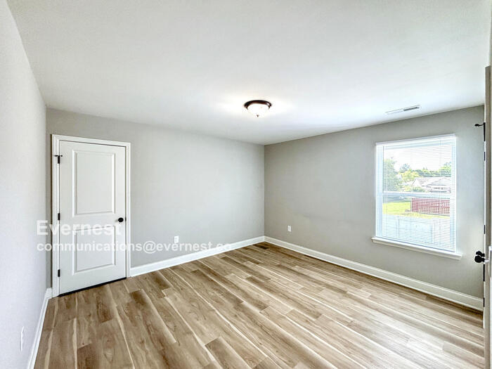 Building Photo - 7722 Standifer Gap Rd