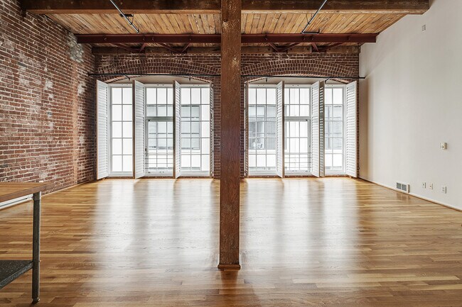 Building Photo - 355 Bryant St