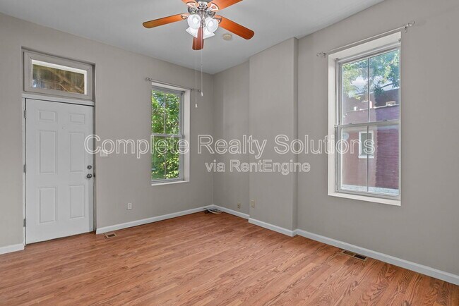 Building Photo - 3021 Iowa Ave