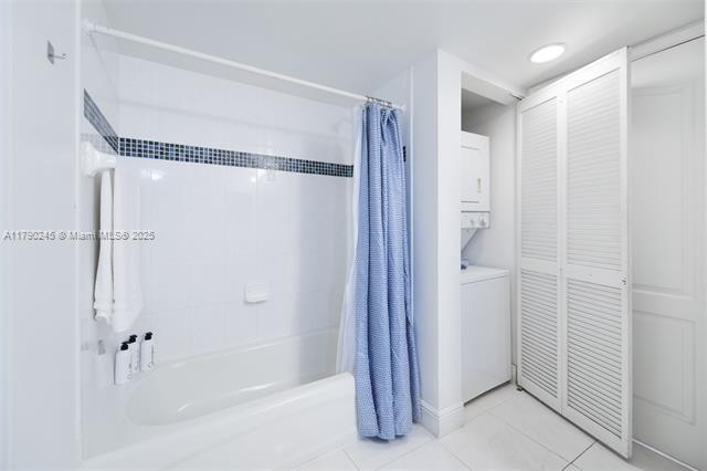 Building Photo - 1200 Brickell Bay Dr