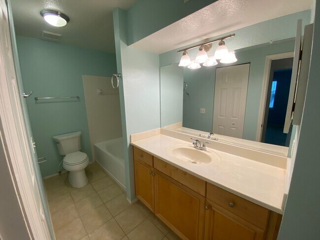 Building Photo - Charming Ocean Grove Condo